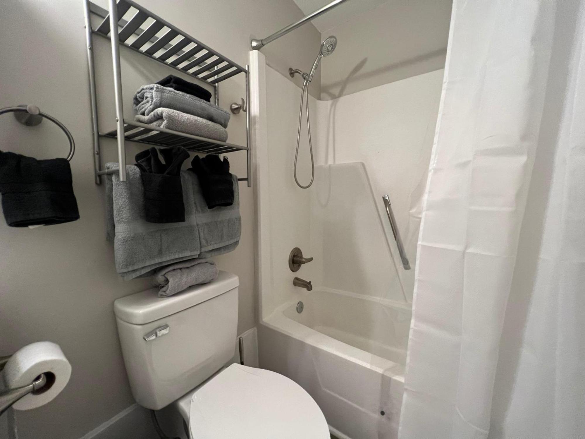 1408 Perrin Dr, Unit D - Ocean Walk Sleeps 8 Holiday home