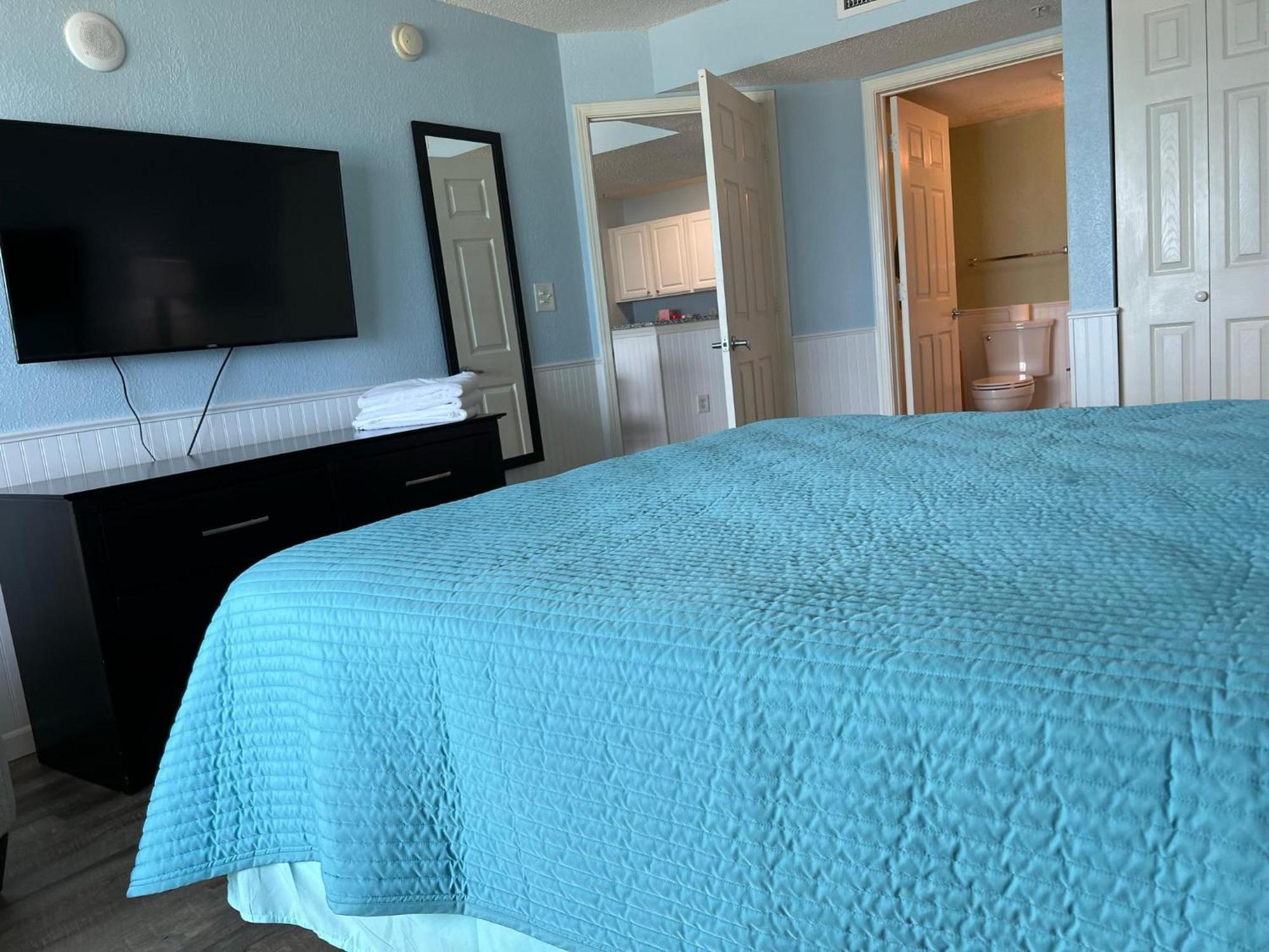 Holiday home 2007 S Ocean Blvd, 0406 - Ocean Front Sleeps 10 *