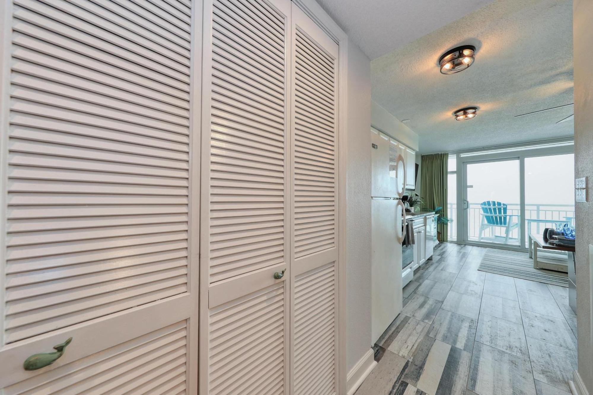 2501 S Ocean Blvd, 1003 - Ocean Front Sleeps 6 Holiday home *
