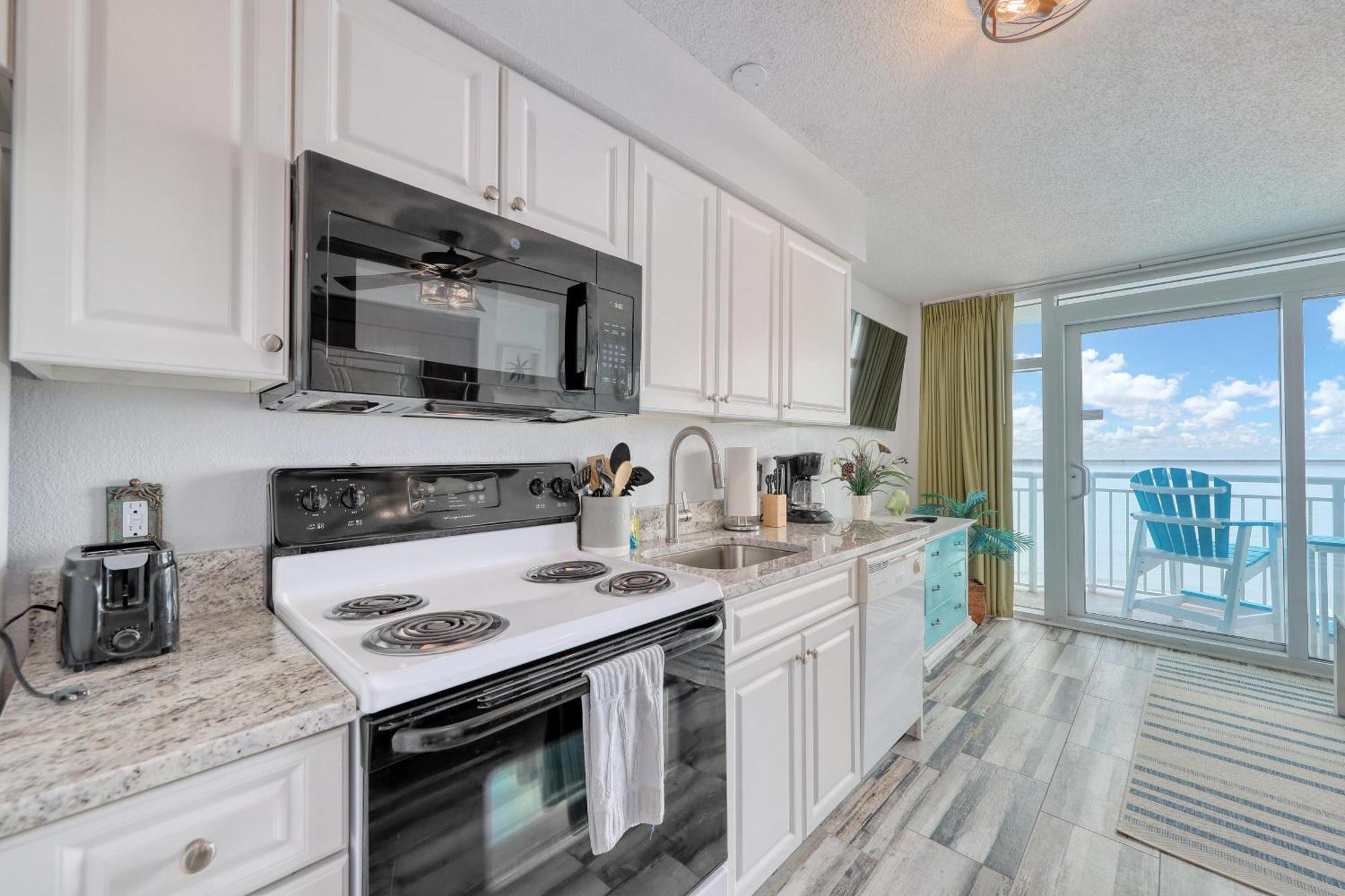 2501 S Ocean Blvd, 1003 - Ocean Front Sleeps 6 Holiday home