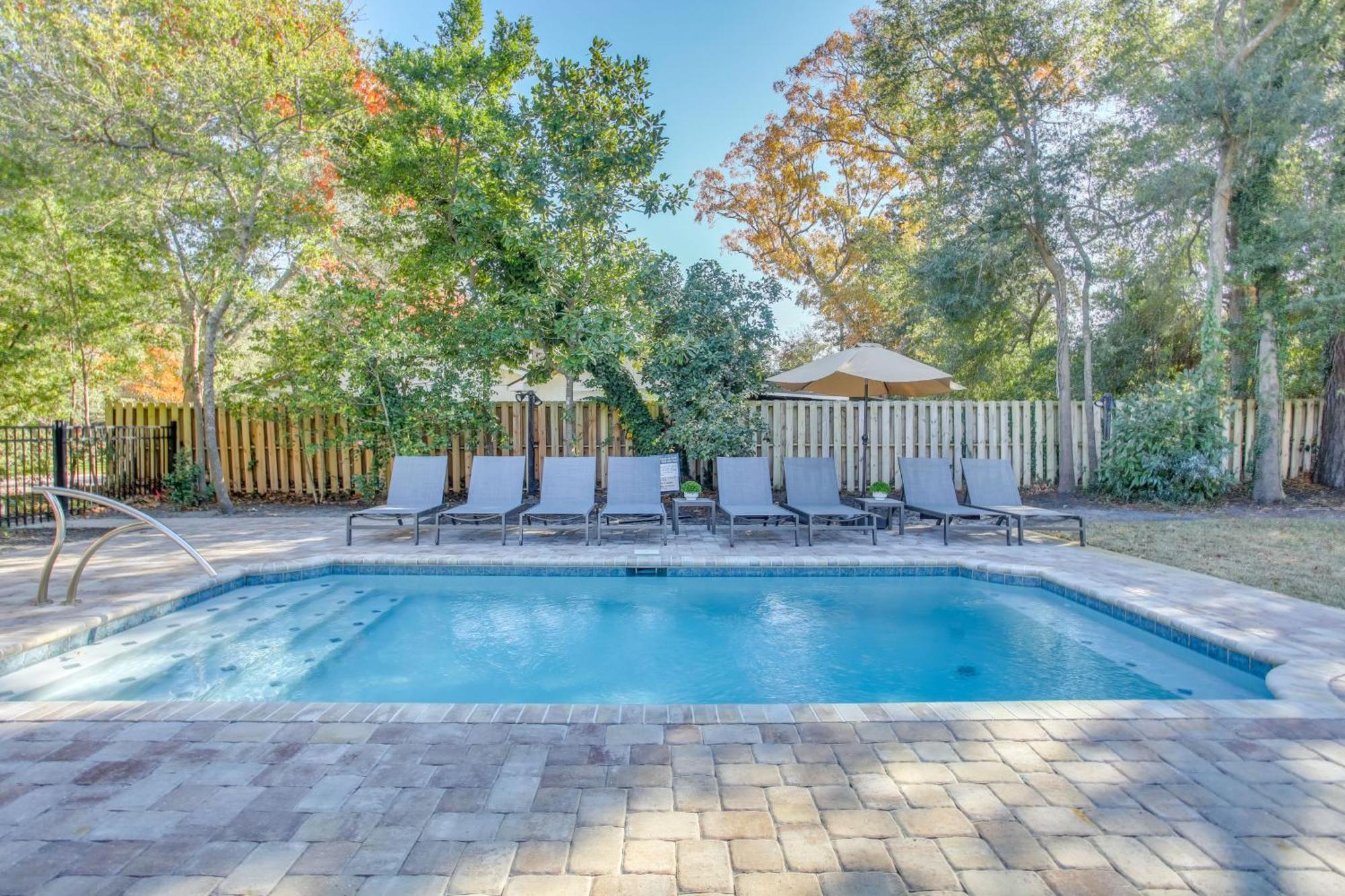 Holiday home Myrtle With Saltwater Pool, Walk To Myrtle Beach
