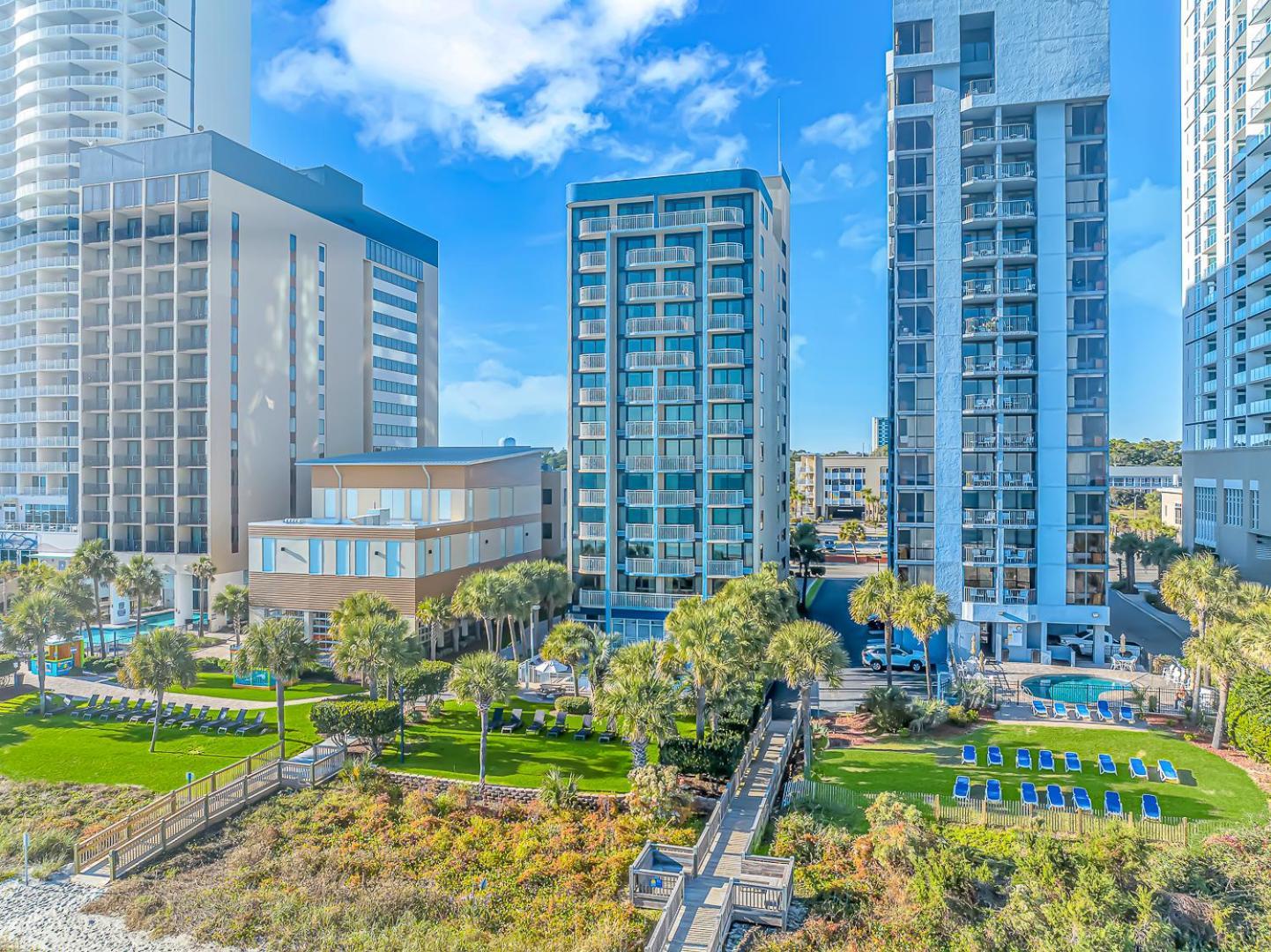 Stunning Oceanfront 2 Bedroom Suite- Sailfish 1111