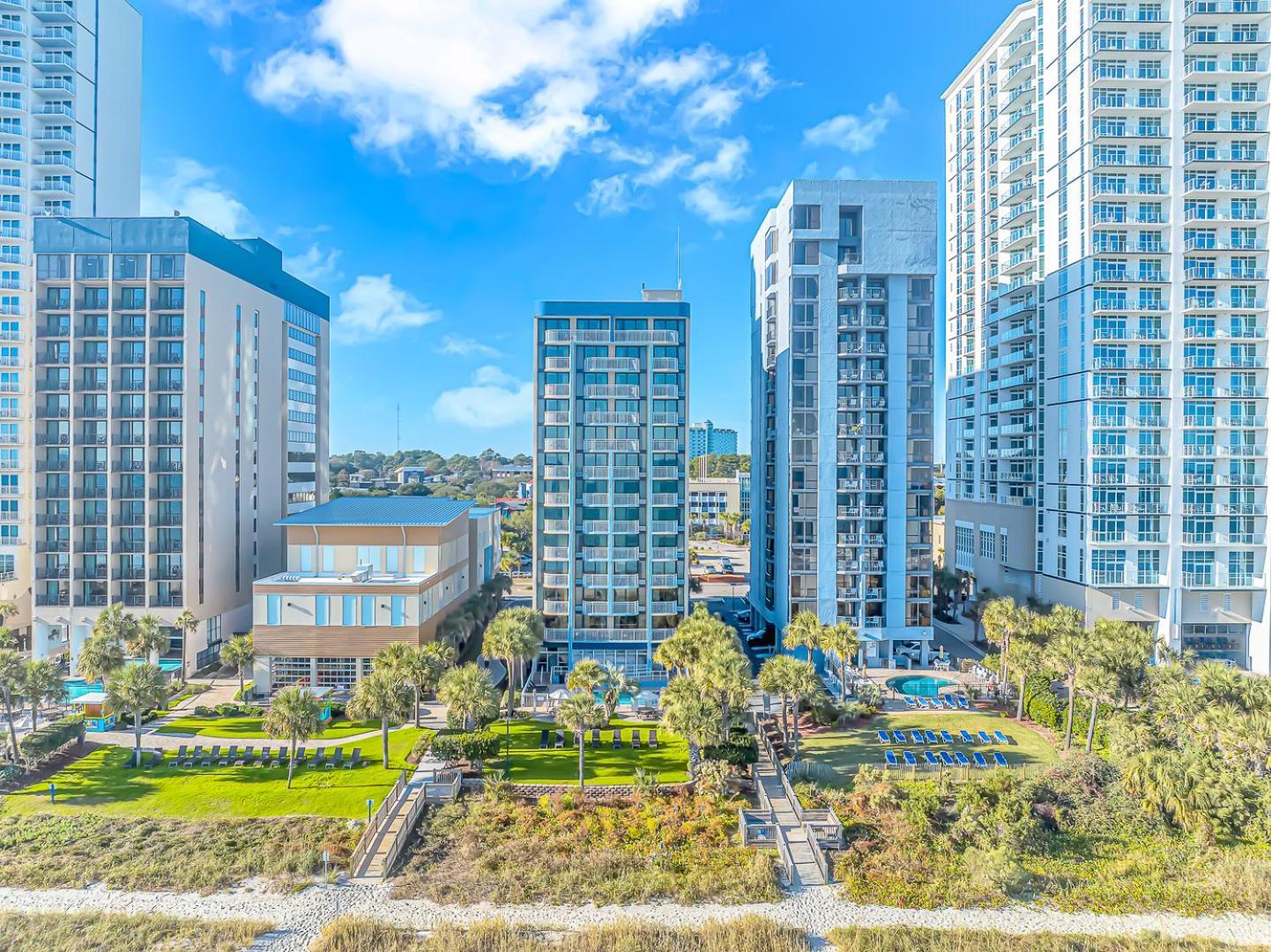 Stunning Oceanfront 2 Bedroom Suite- Sailfish 1111