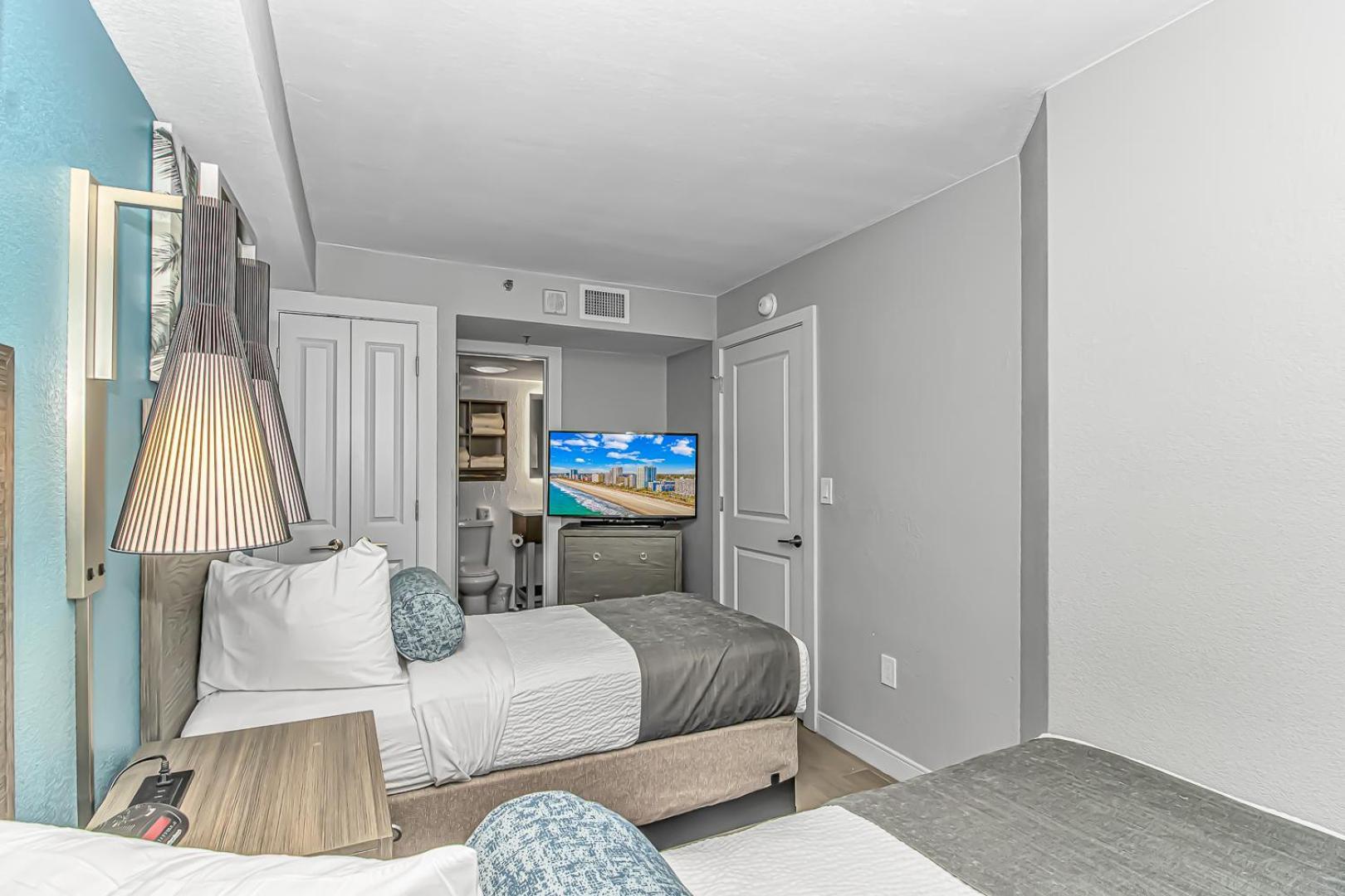 Stunning Oceanfront 2 Bedroom Suite- Sailfish 1111 *