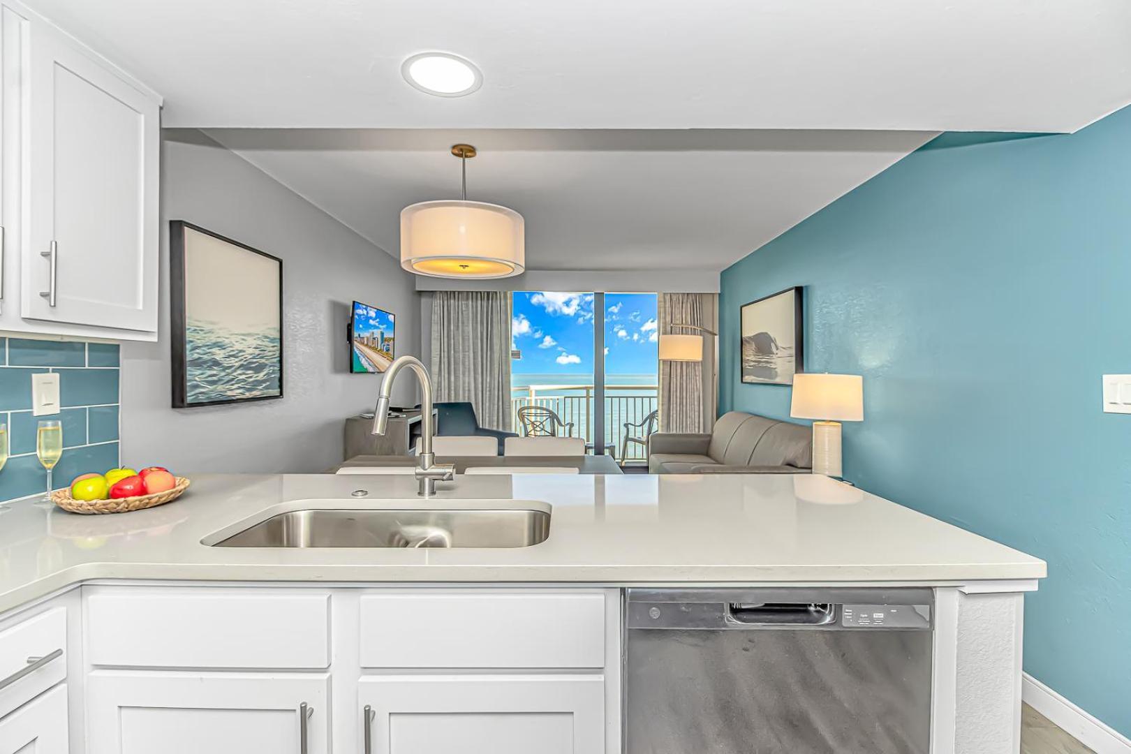 Stunning Oceanfront 2 Bedroom Suite- Sailfish 1111 *