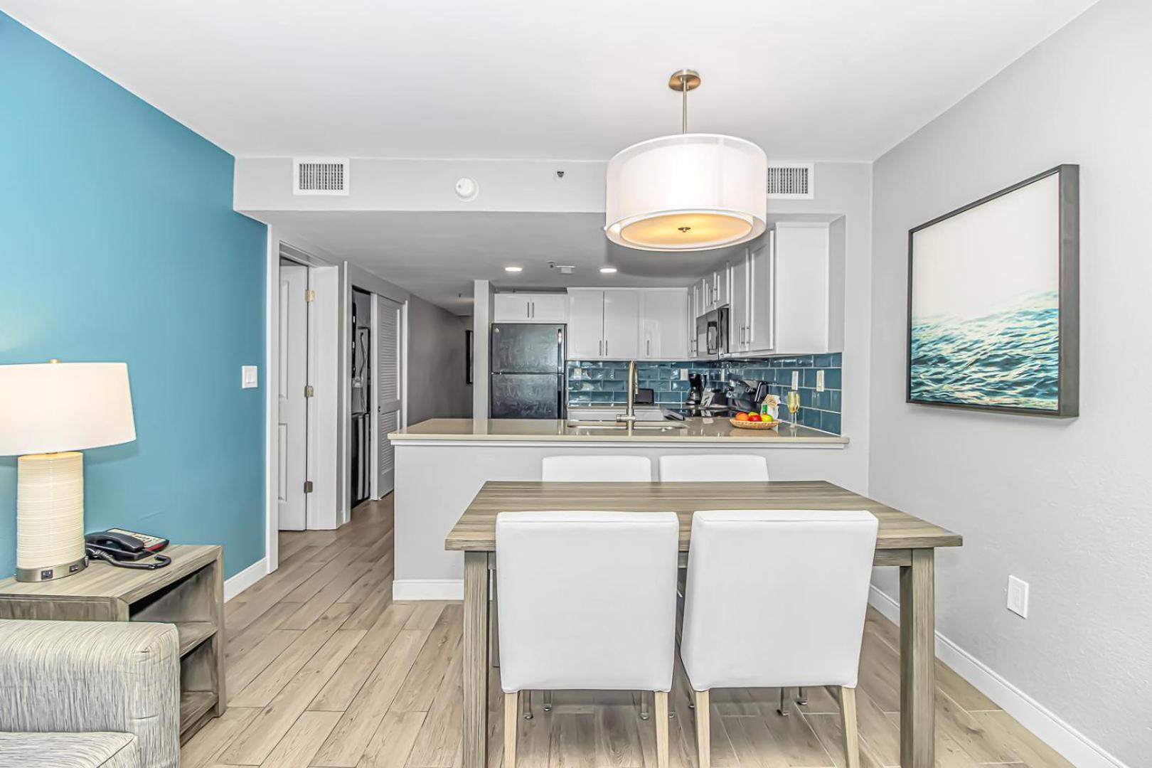 Stunning Oceanfront 2 Bedroom Suite- Sailfish 1111 *