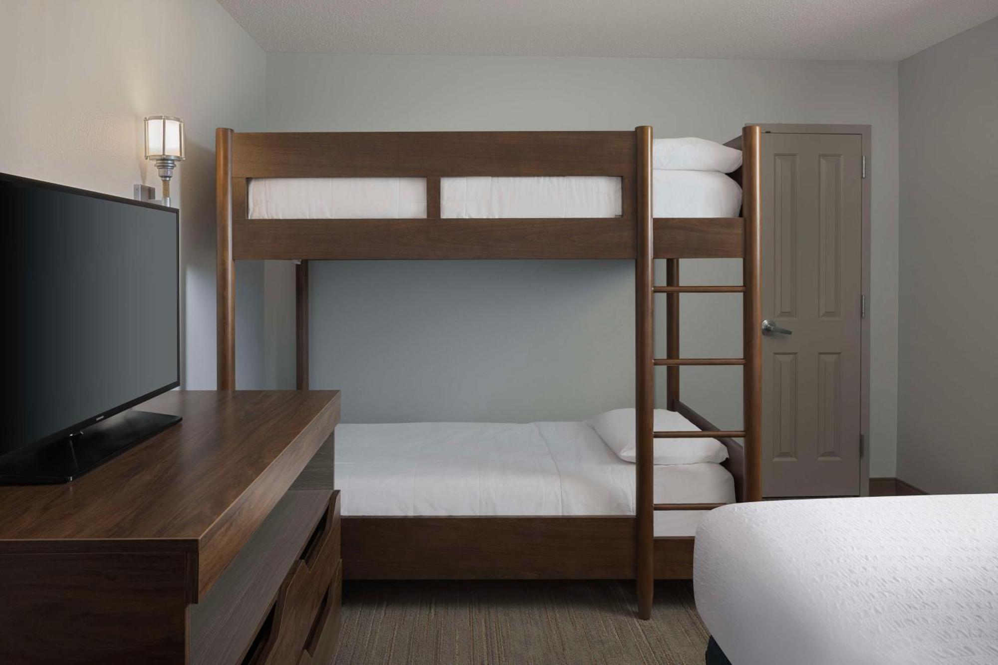 Hampton & Myrtle Oceanfront Hotel