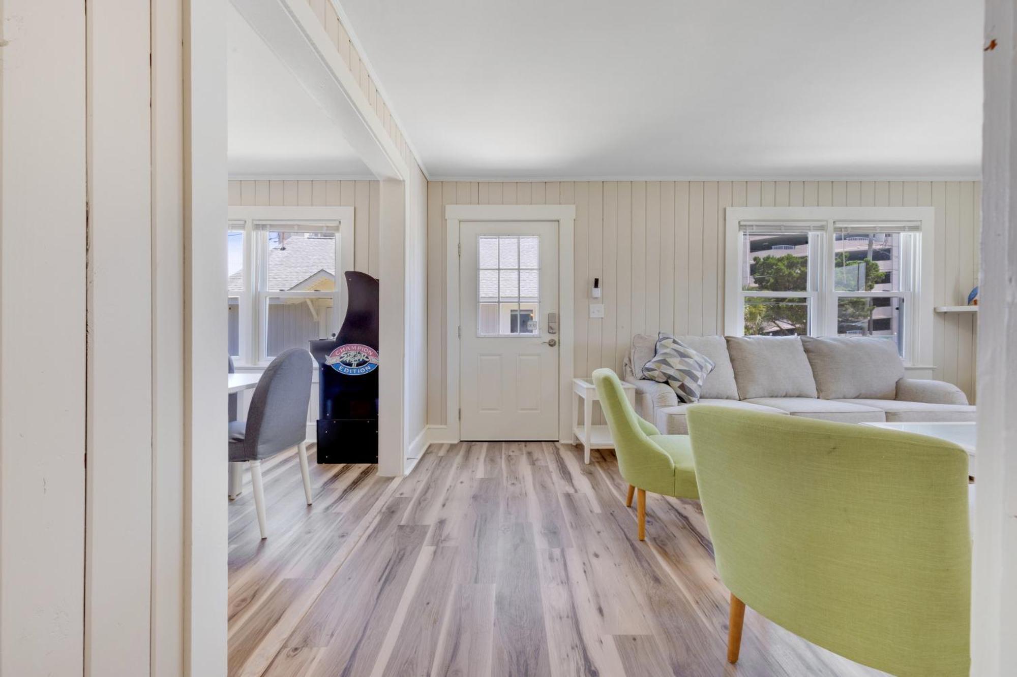 200ft To Beach! North Myrtle First Level Duplex Home, Pet Friendly! Holiday home