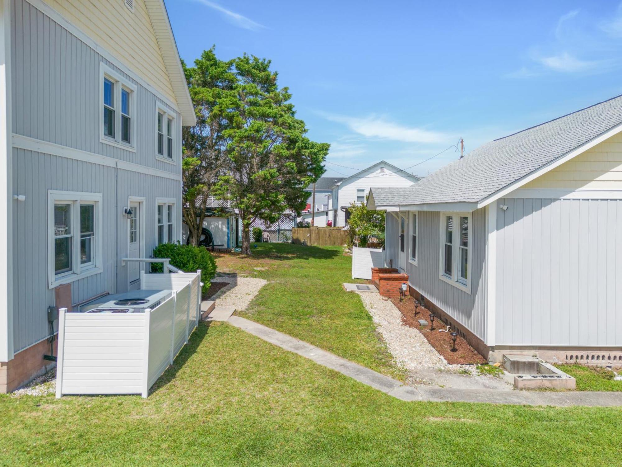 200 Steps To Ocean! North Myrtle Upper Duplex Unit, Pet Friendly! * Myrtle Beach