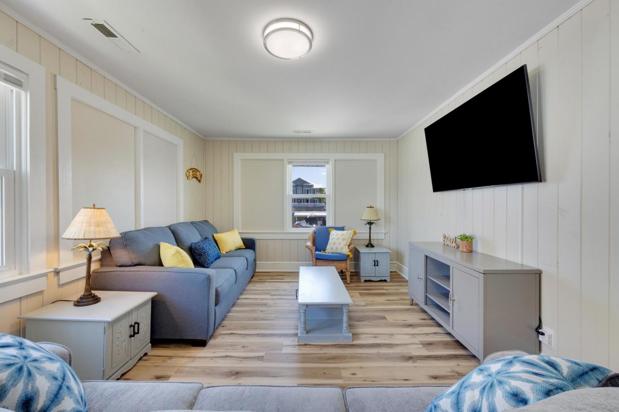 200 Steps To Ocean! North Myrtle Upper Duplex Unit, Pet Friendly! * Myrtle Beach