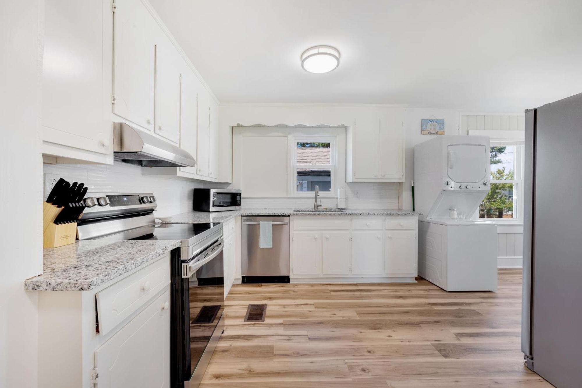 200ft To Beach! North Myrtle First Level Duplex Home, Pet Friendly!