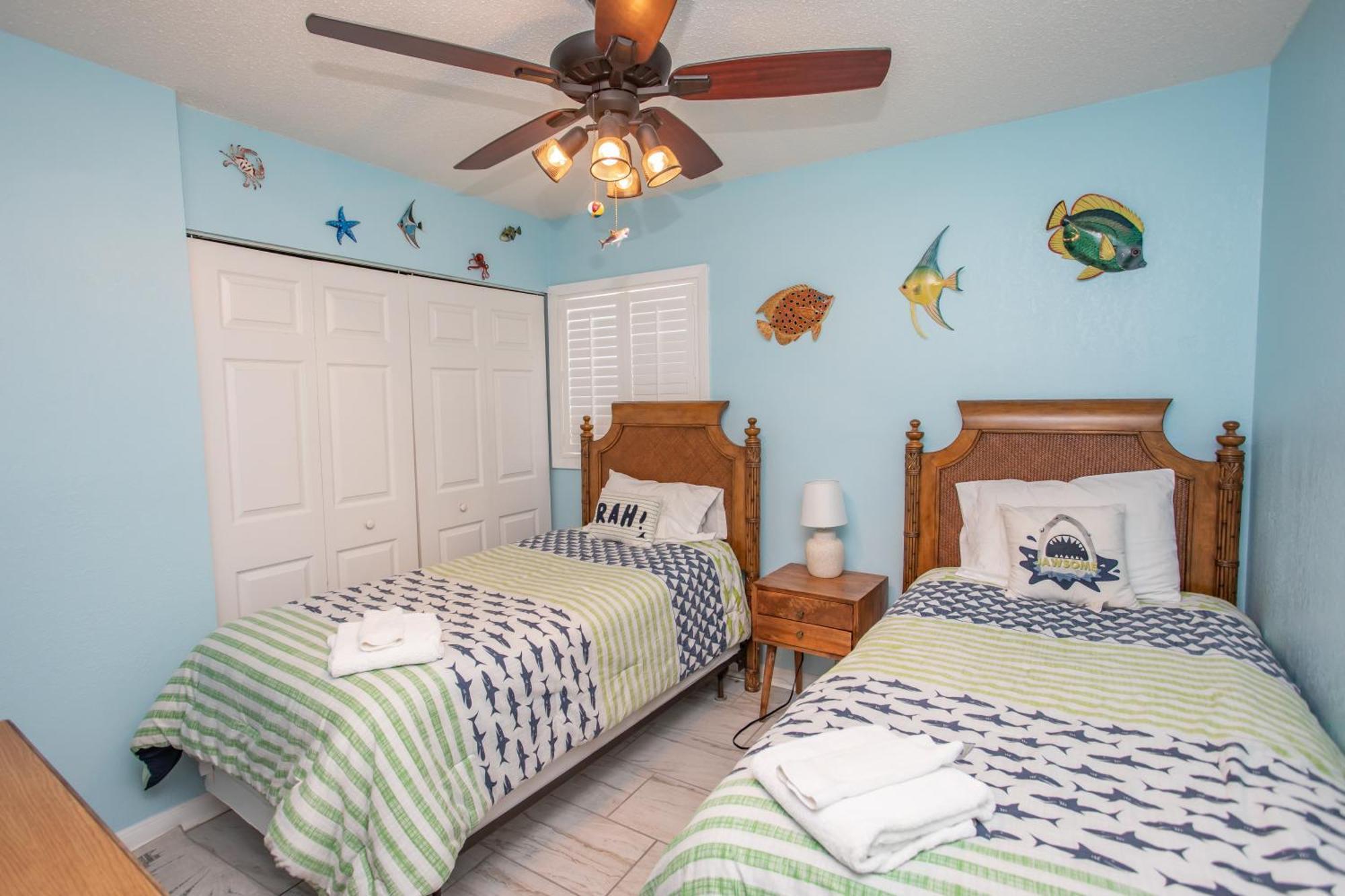 0712 Waters Edge Apartment