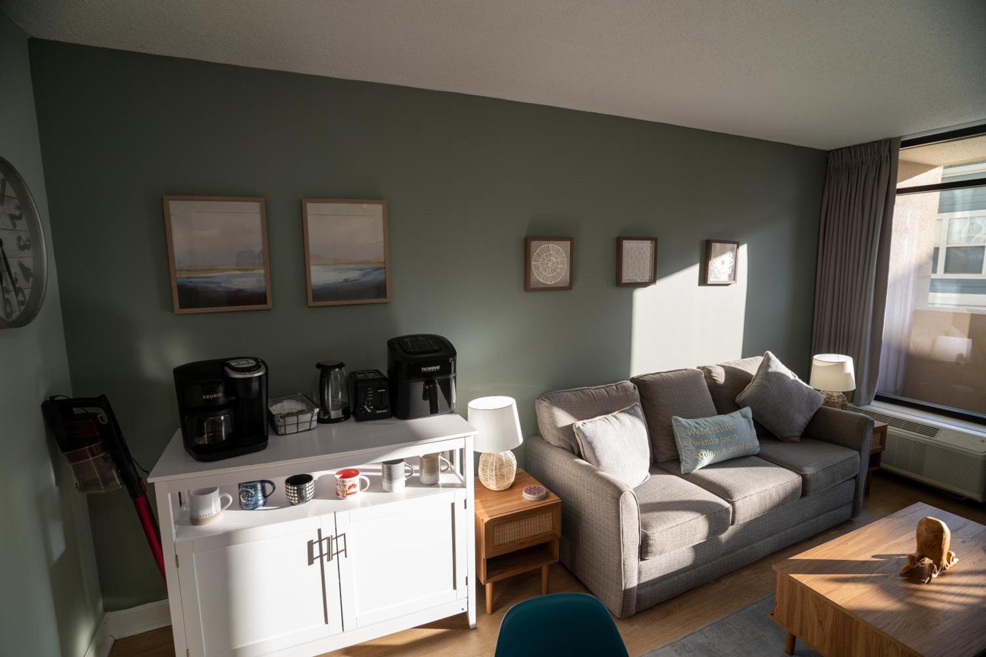 Apartment Oceanview With Pool, Hot Tub, Balcony, Right On The *