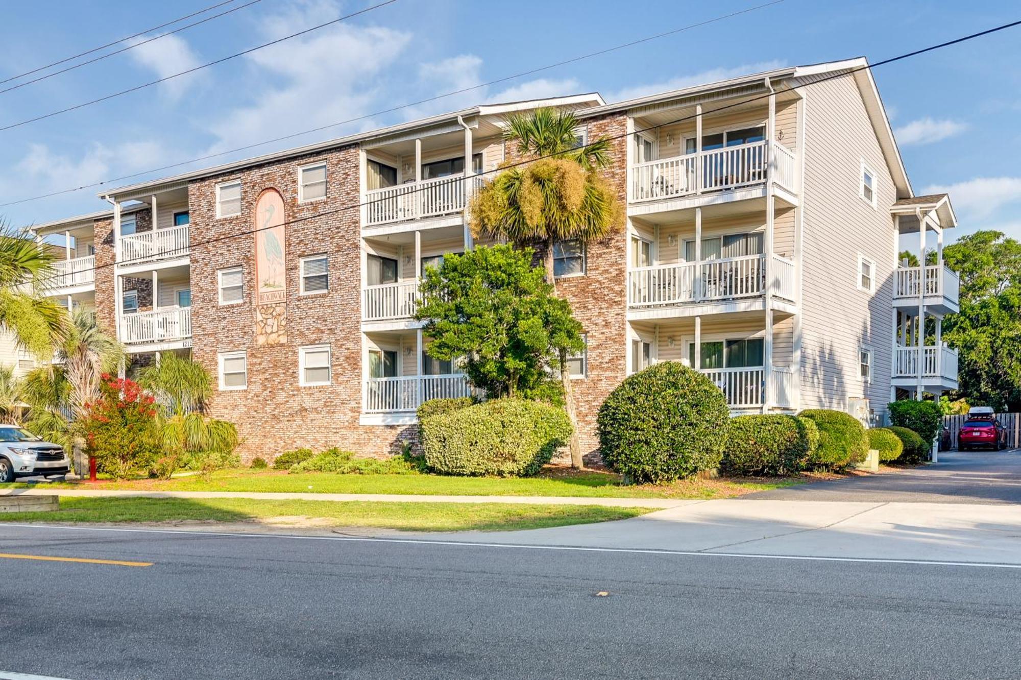 Surfside With Ocean Access And Balcony! Apartment