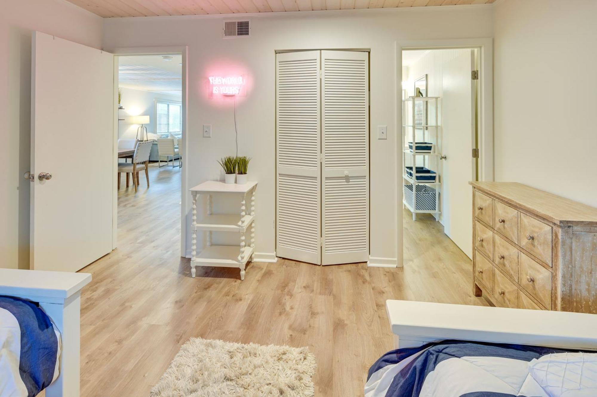 Bright Myrtle With 3 Private Balconies!