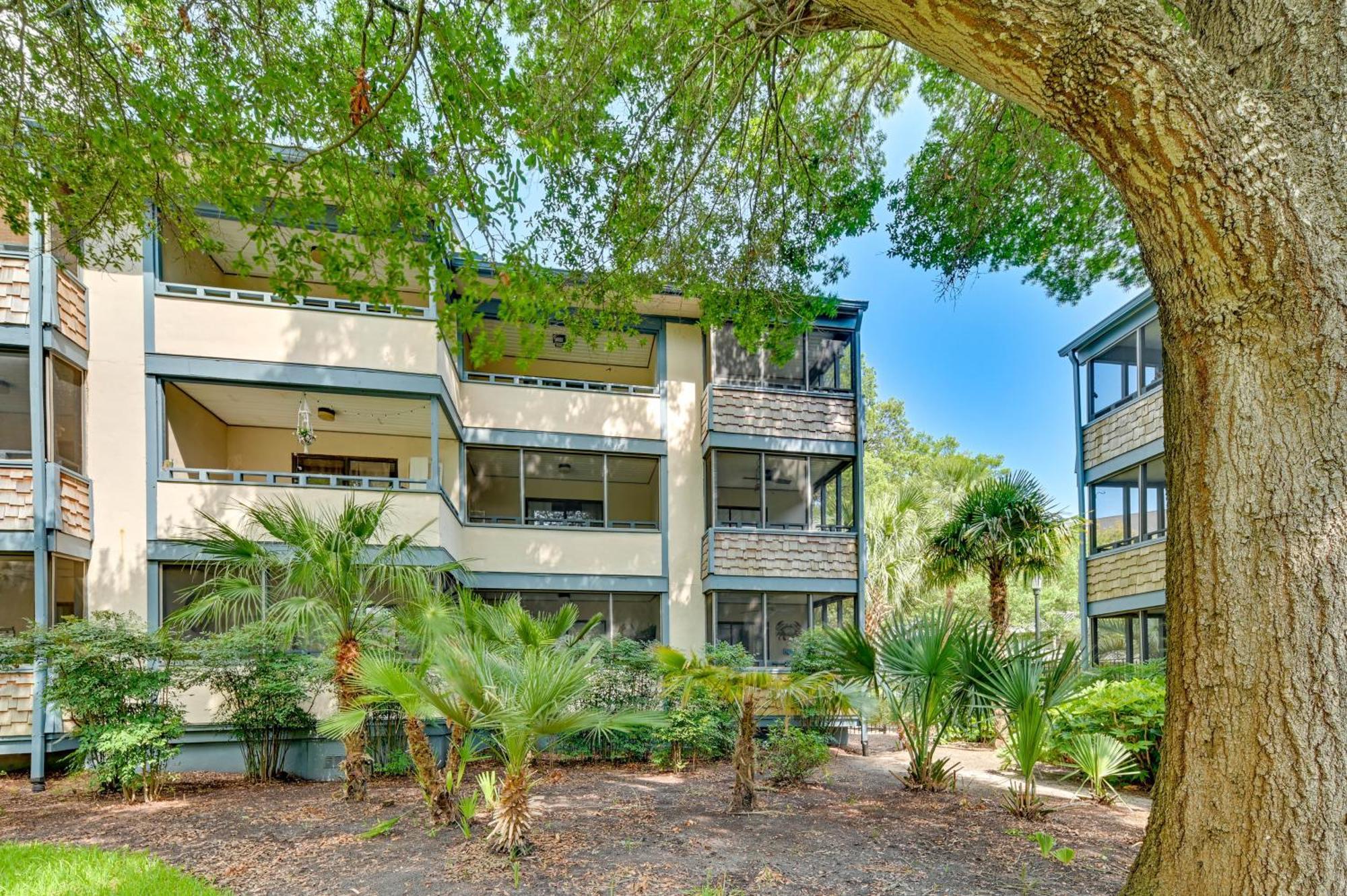Bright Myrtle With 3 Private Balconies! *