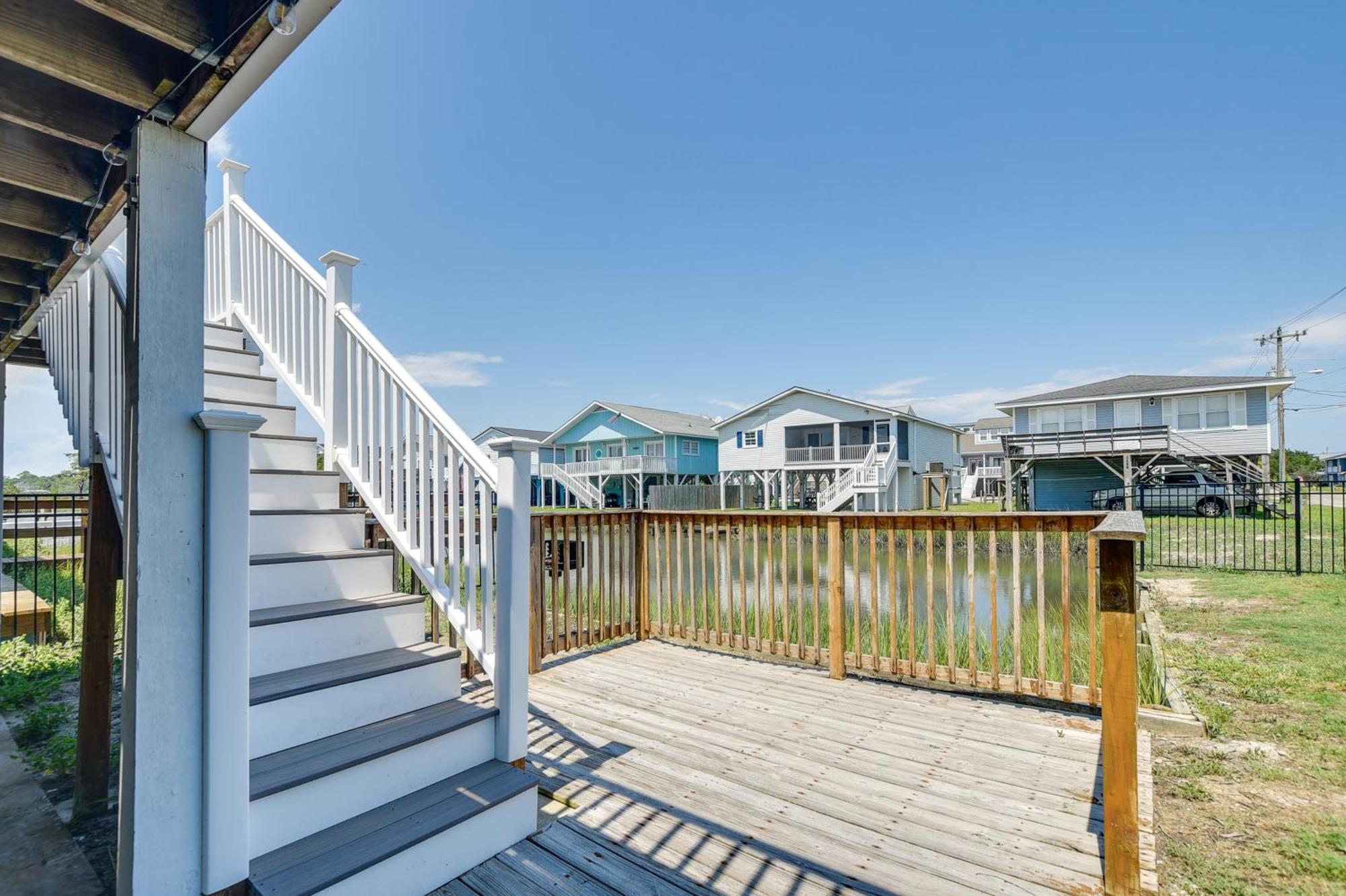 Waterfront North Myrtle With Pool And Deck