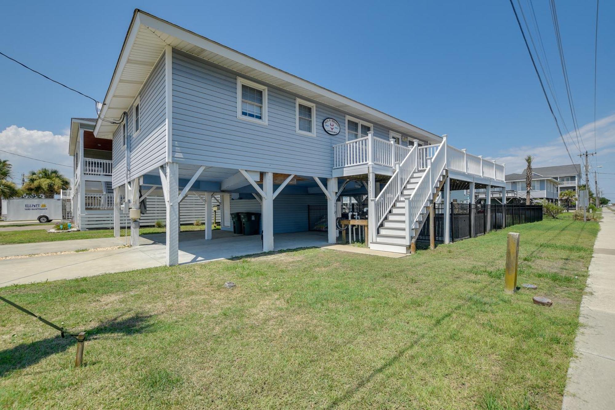 Waterfront North Myrtle With Pool And Deck Holiday home Myrtle Beach