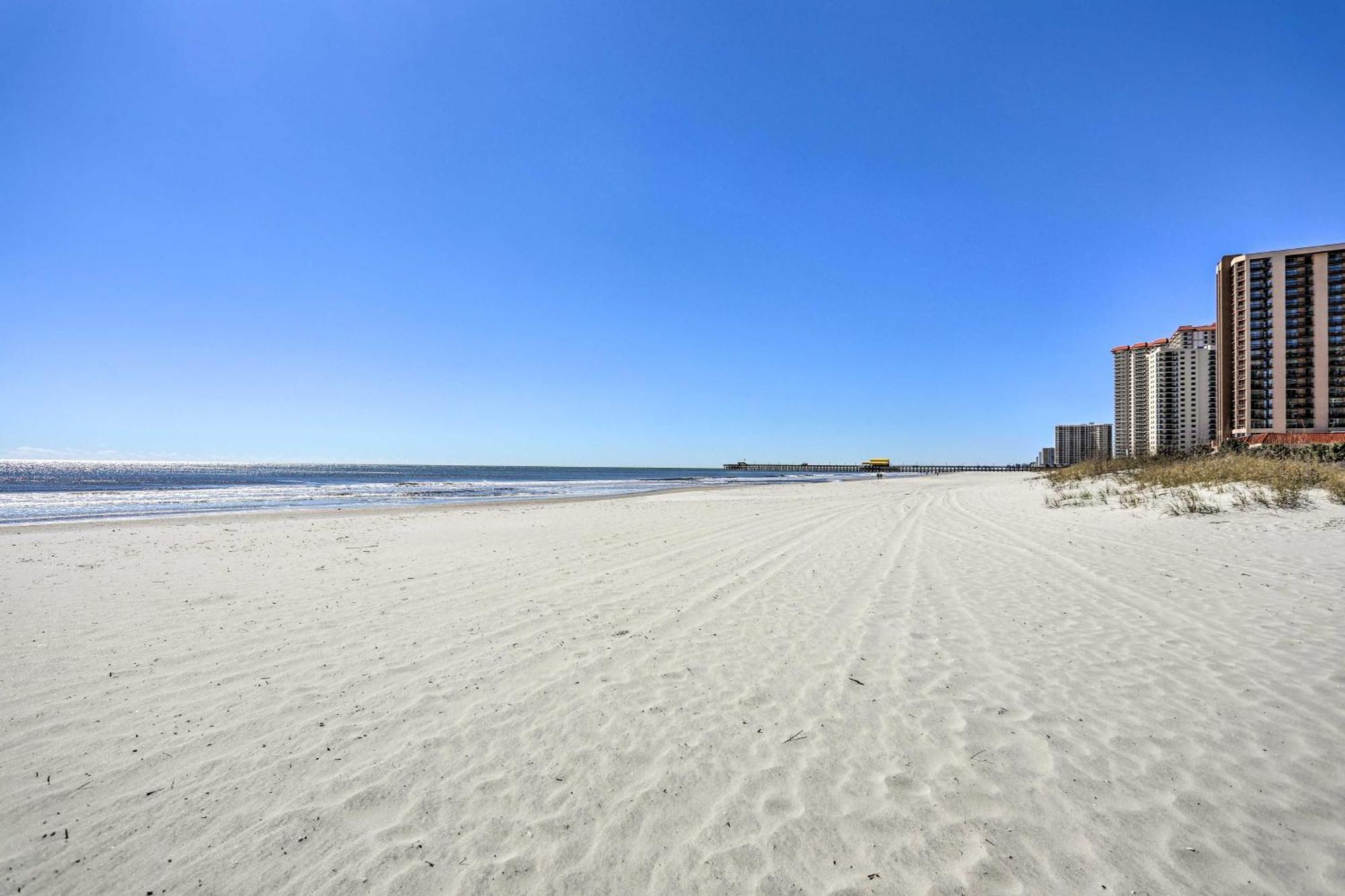 Myrtle Getaway With Private Deck And Pool Access * Myrtle Beach