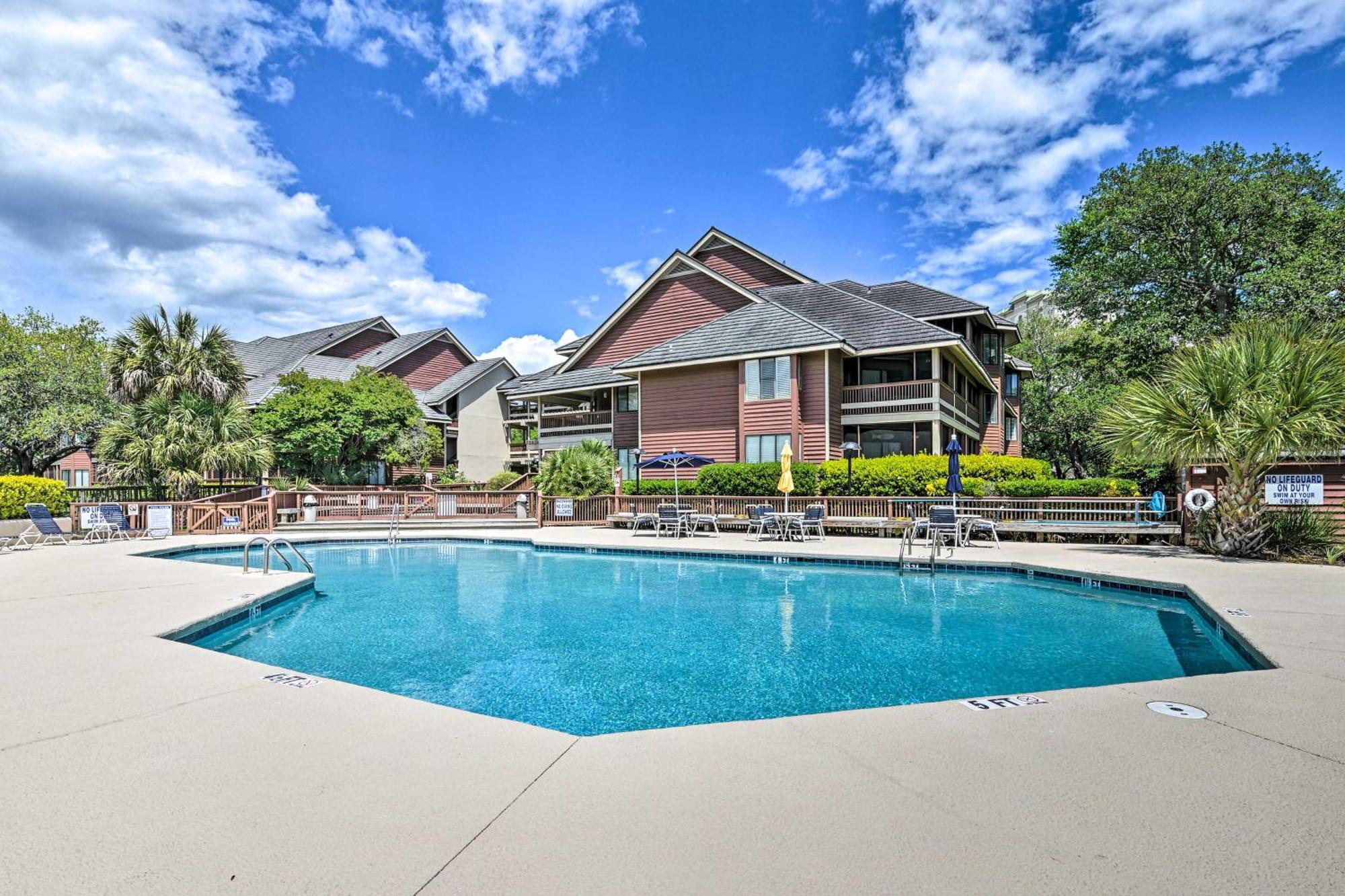 Apartment Myrtle Getaway With Private Deck And Pool Access
