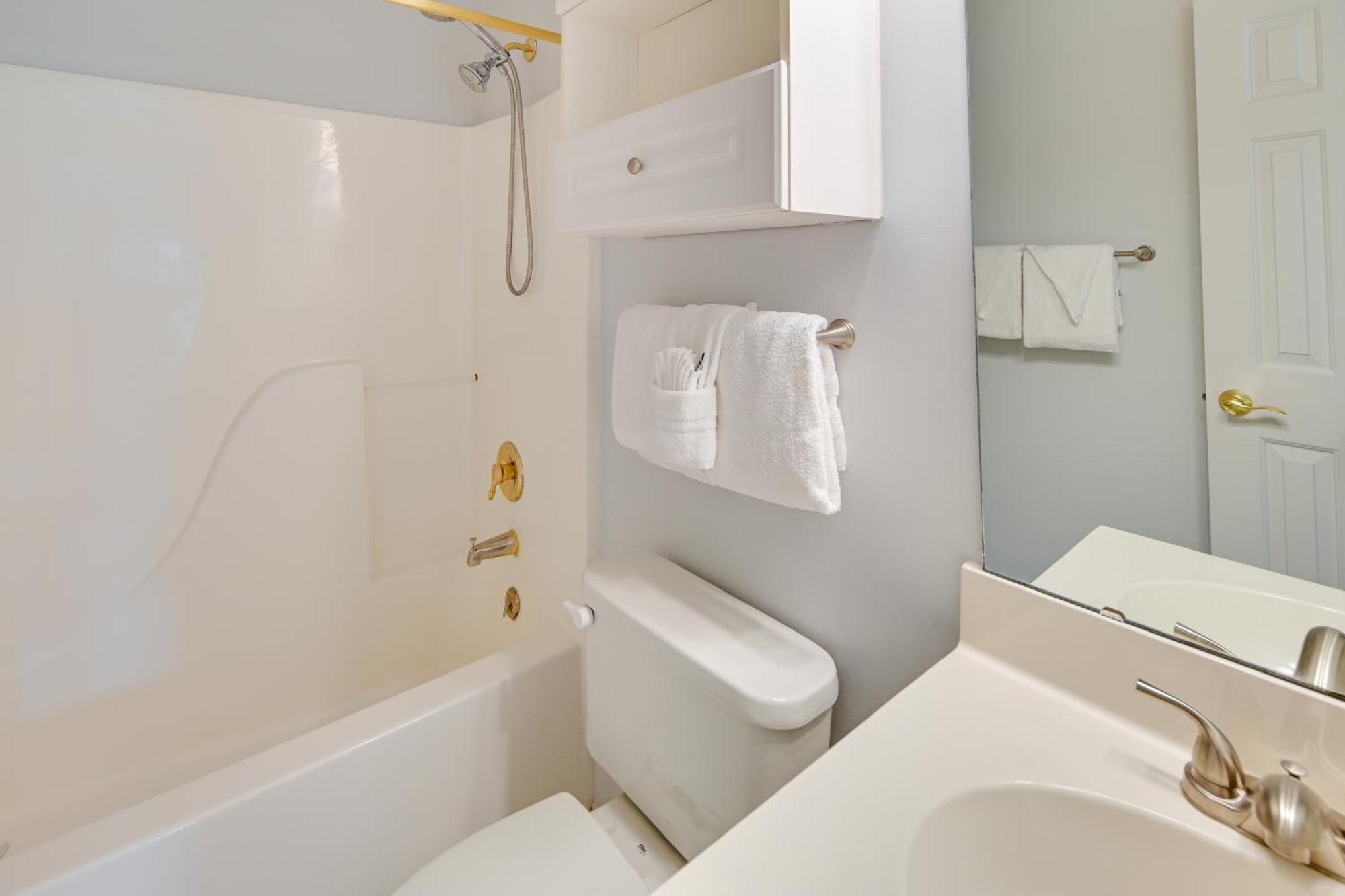 Myrtle Community Pool And Golf Course! Apartment