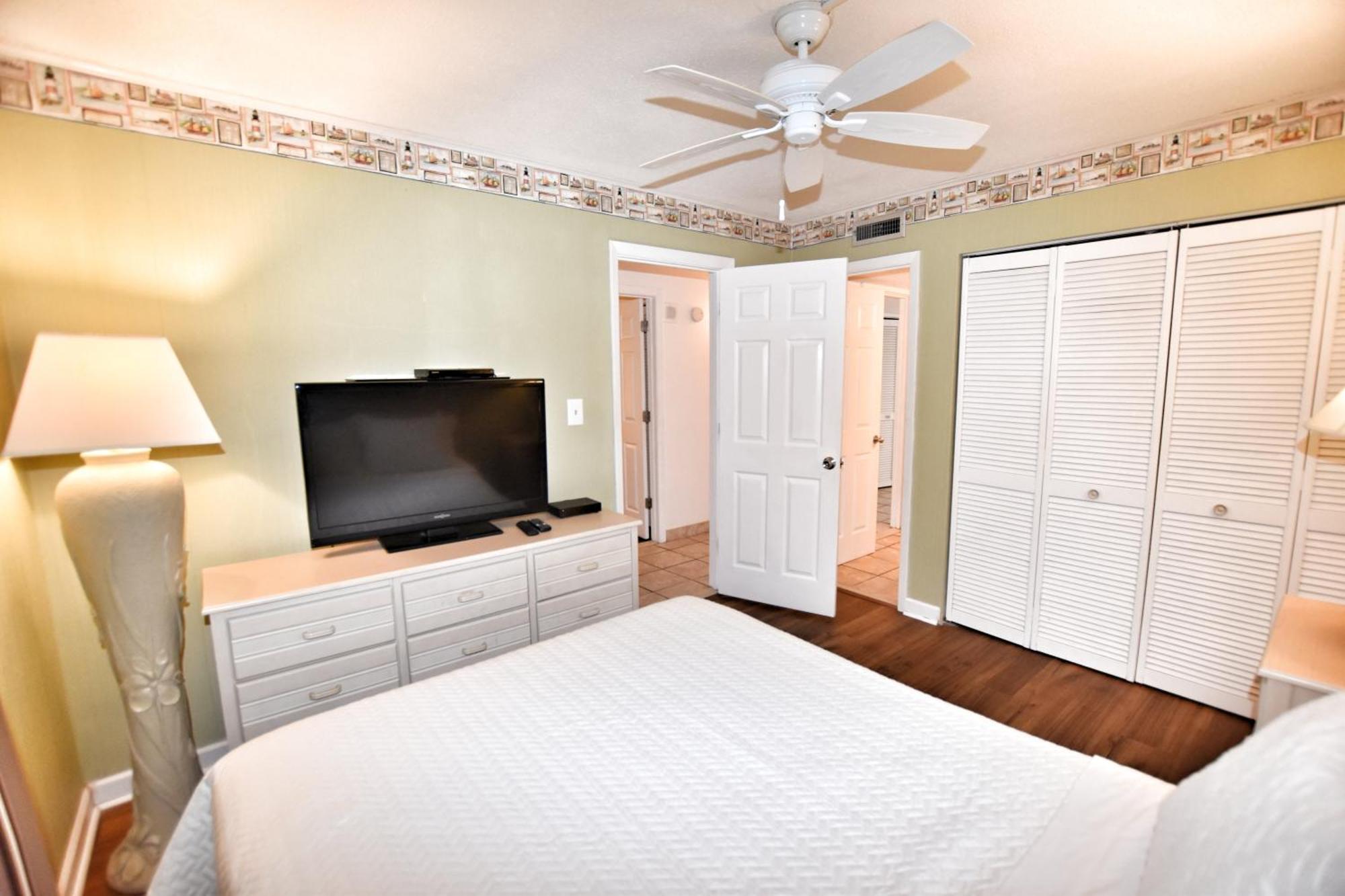 0111 Waters Edge Apartment