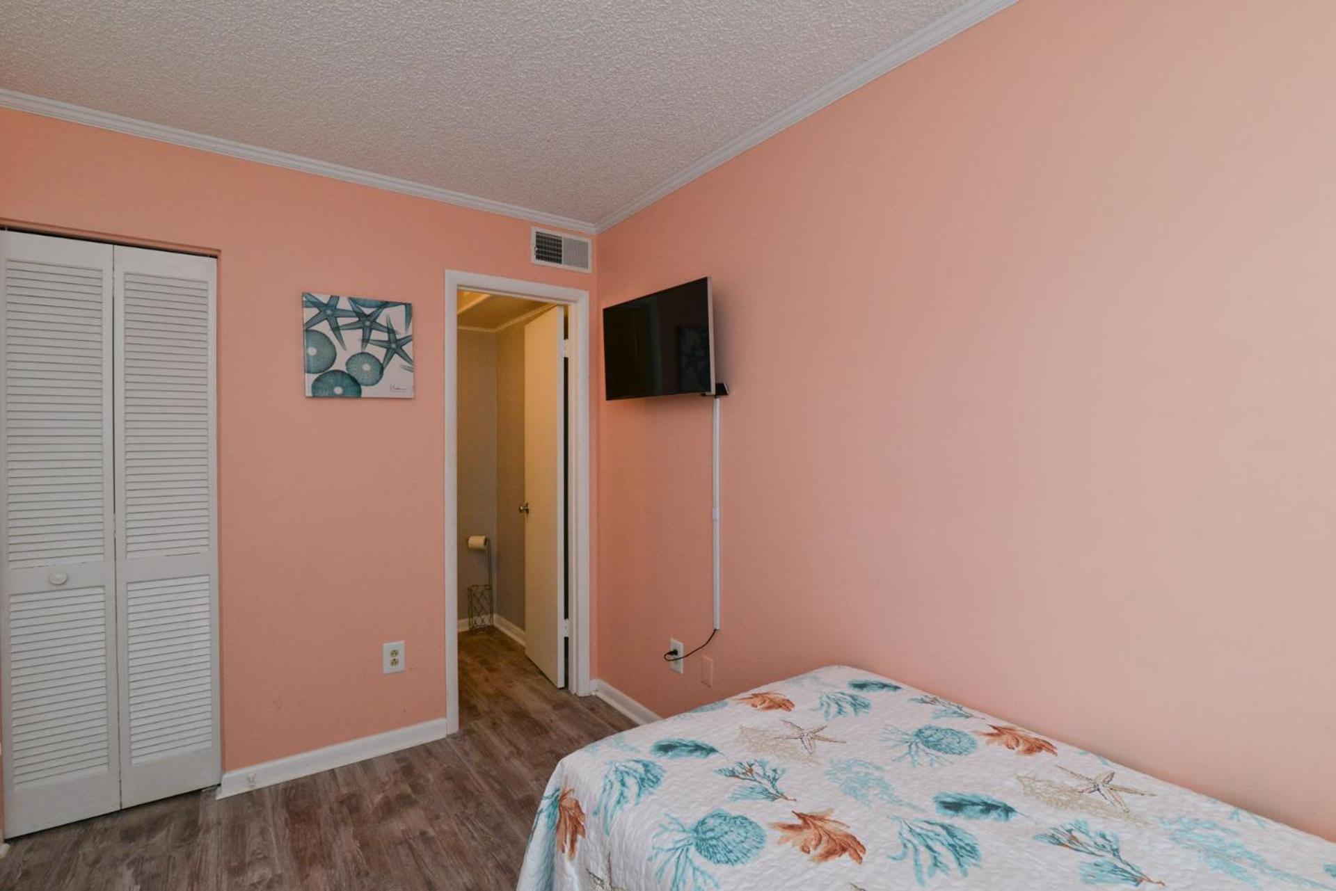 Sweet Caroline Remodeled With Partial Ocean View And Oceanfront Pool Myrtle Beach
