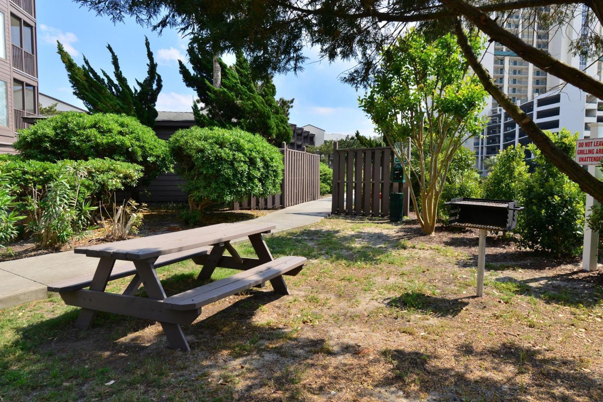 Sweet Caroline Remodeled With Partial Ocean View And Oceanfront Pool Holiday home *