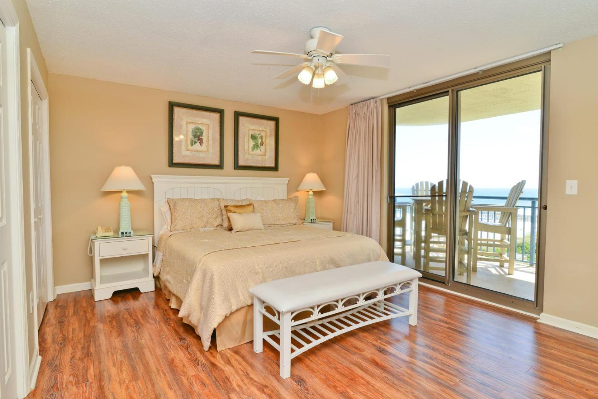 Ocean Pier View At Famous Kingston Holiday home