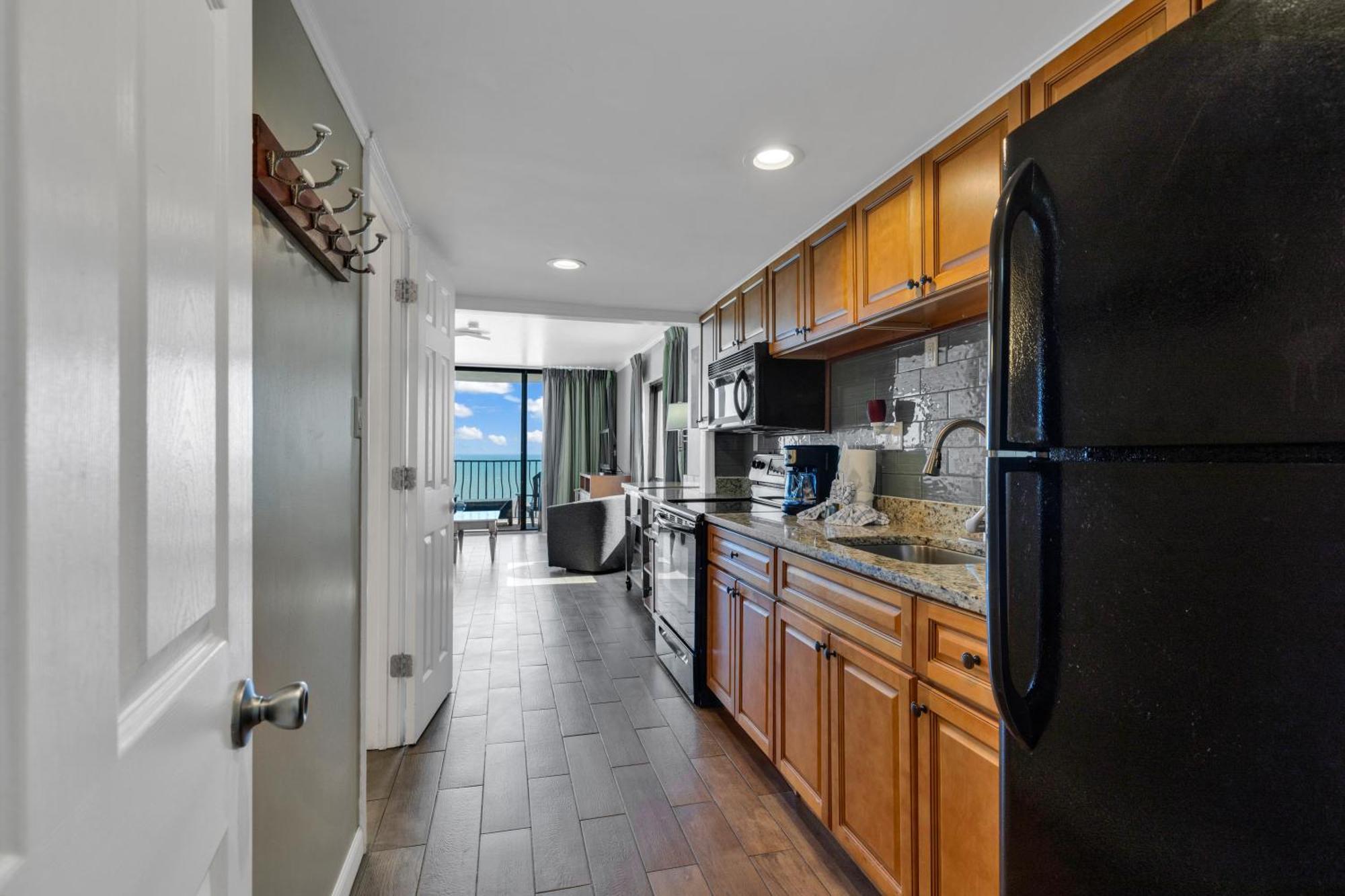 Apartment Beachfront Luxury W Private Balcony *