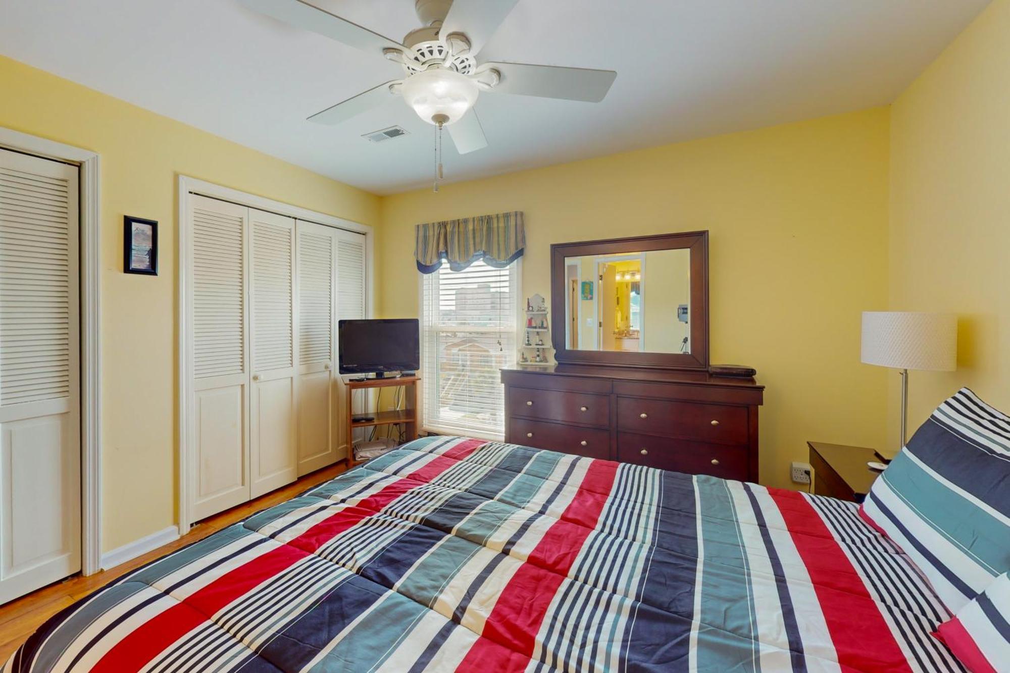 Emerald Pointe 1-c