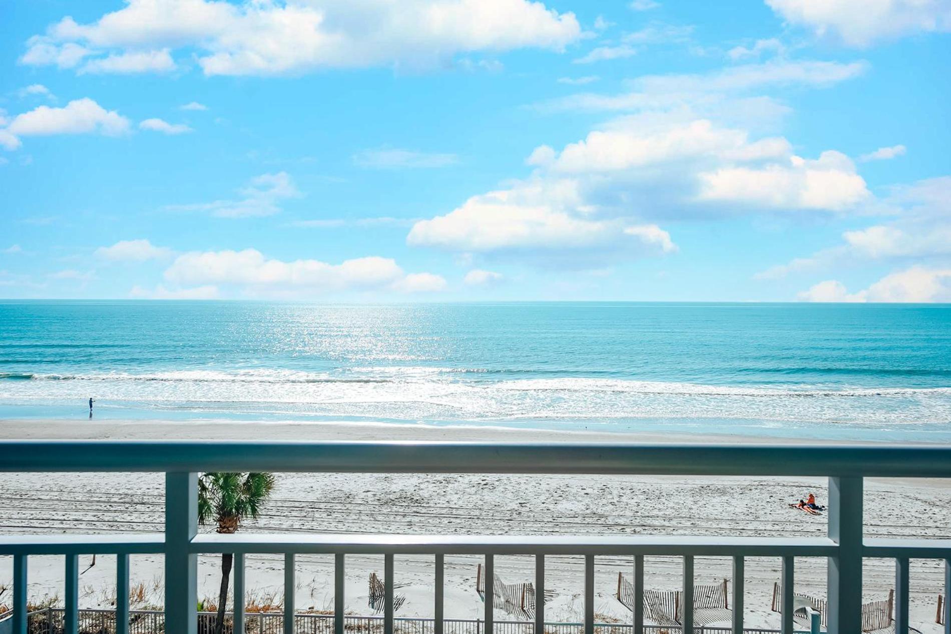 Oceans One 4th Floor 1 Bdrm 1 Ba *