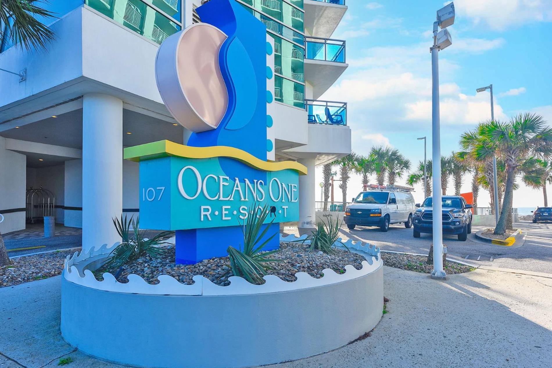 Oceans One 4th Floor 1 Bdrm 1 Ba *