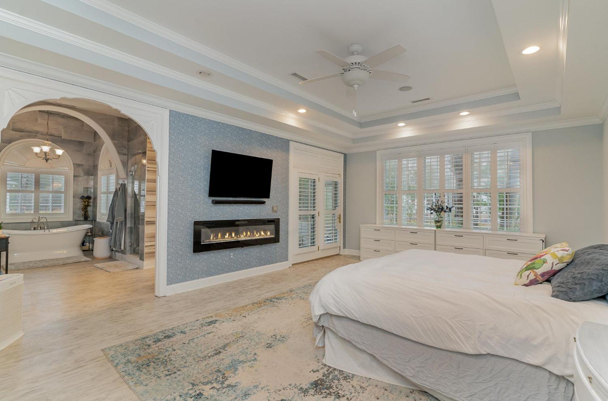 Exquisite Luxury *