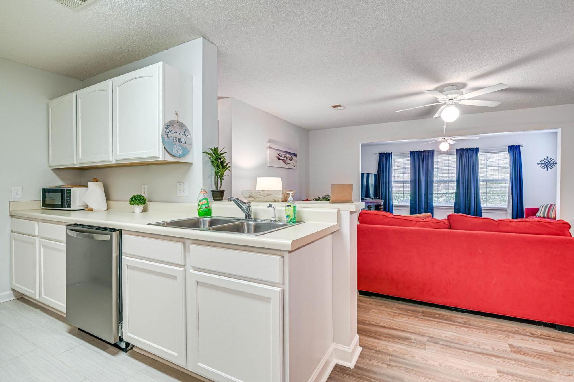 Murrells Inlet With Pool Access, Near Beach! Apartment