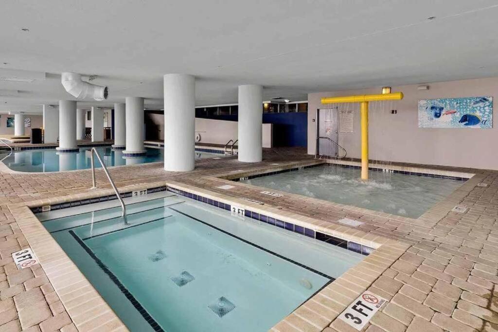 ** March Specials ** Beautiful Efficiency In Ocean Front Building