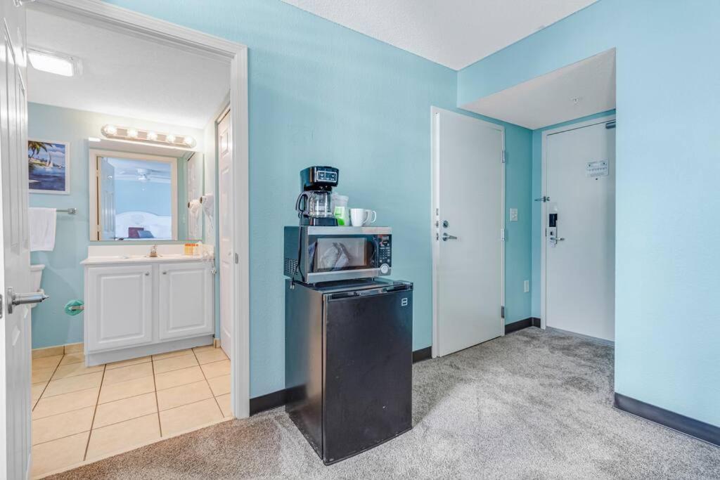 ** March Specials ** Beautiful Efficiency In Ocean Front Building * Myrtle Beach