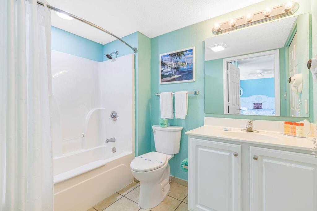 Holiday home ** March Specials ** Beautiful Efficiency In Ocean Front Building