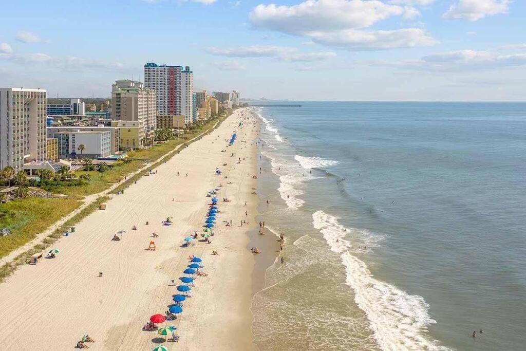 ** March Specials ** Beautiful Efficiency In Ocean Front Building Holiday home Myrtle Beach