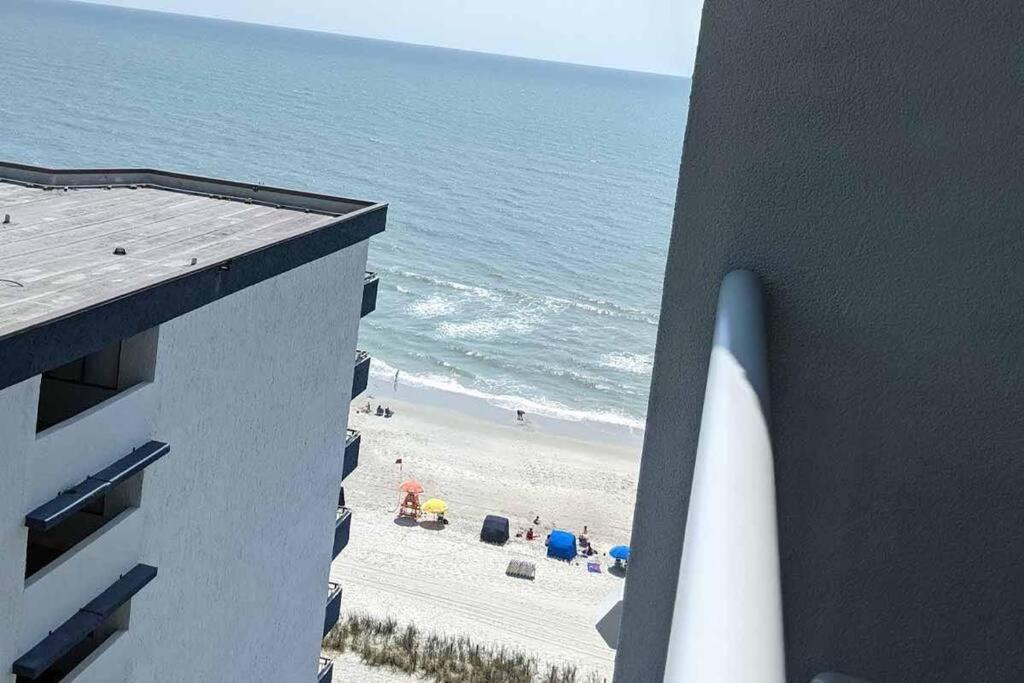 ** March Specials ** Beautiful Efficiency In Ocean Front Building *