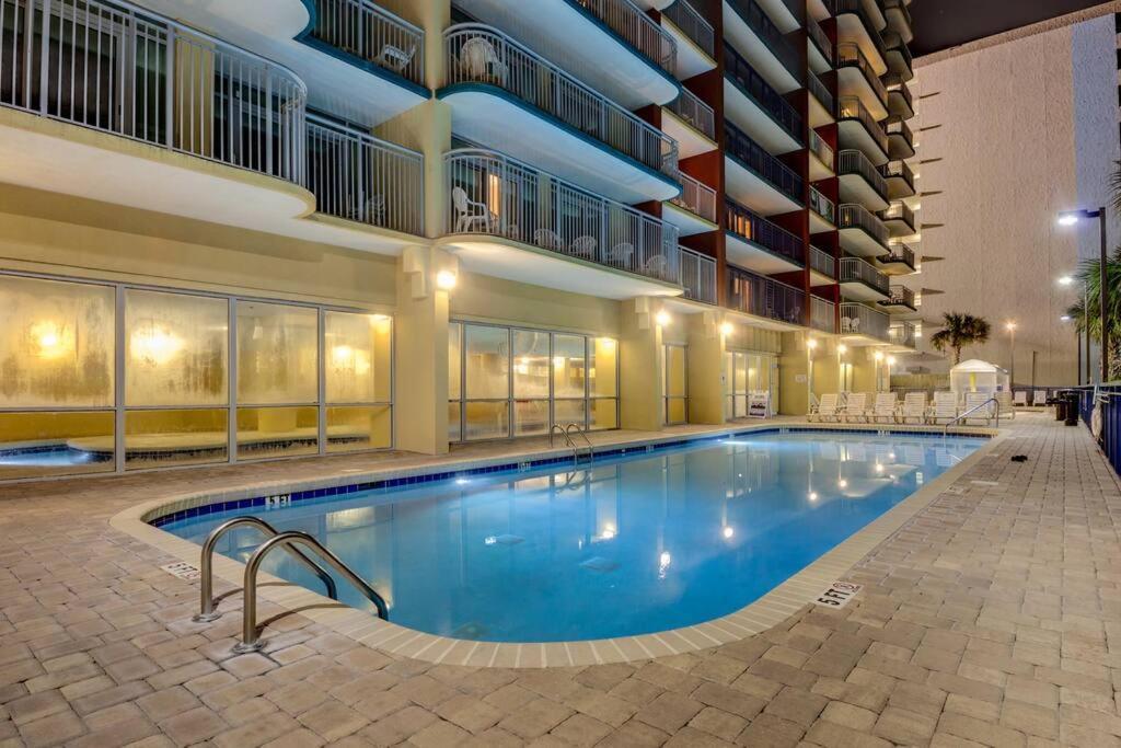 ** March Specials ** Beautiful Efficiency In Ocean Front Building Holiday home Myrtle Beach