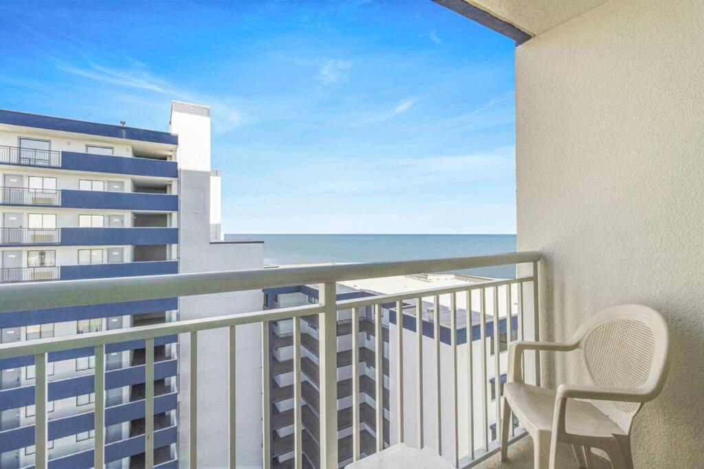 ** March Specials ** Beautiful Efficiency In Ocean Front Building Myrtle Beach