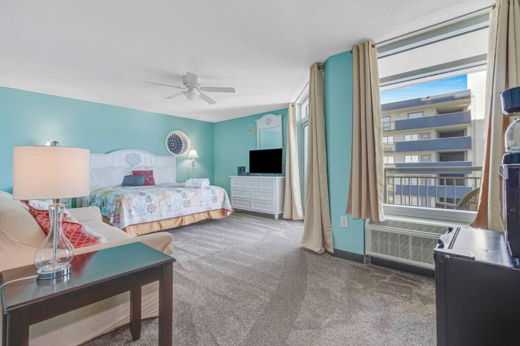 ** March Specials ** Beautiful Efficiency In Ocean Front Building