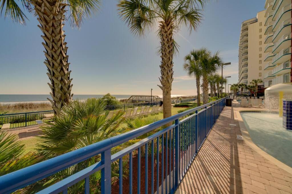 Holiday home ** March Specials ** Beautiful Efficiency In Ocean Front Building Myrtle Beach