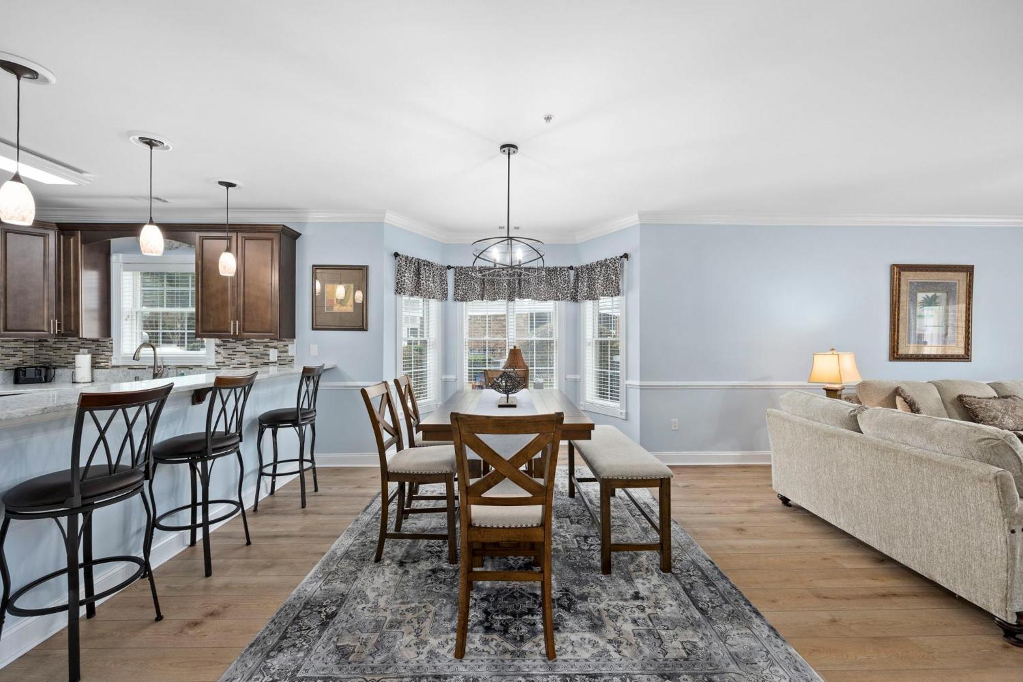 Beautifully Decorated 3 Bedroom 2 Bath Condo, First Floor Wth Walk In Shower! Located In Golf Community Myrtle Beach