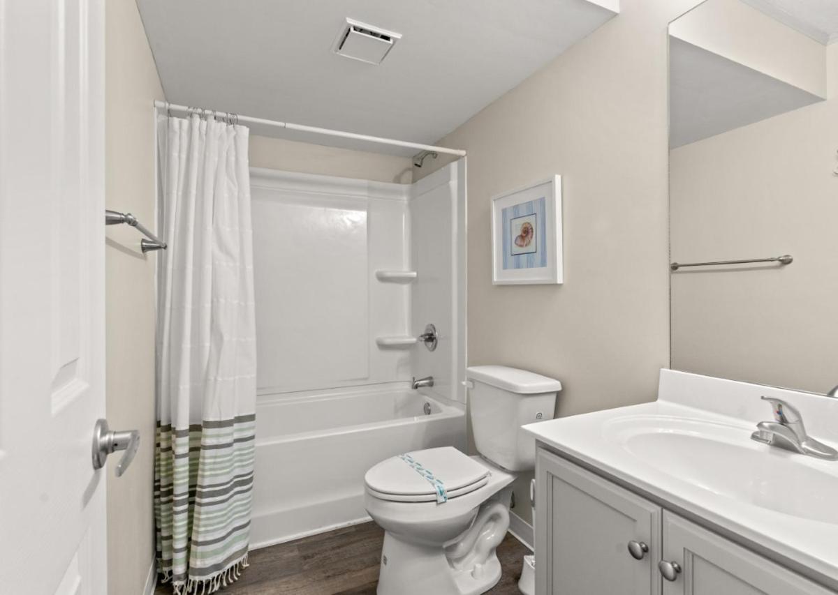 Blue Mist Unit 301 Is A 3rd Floor Oceanfront In Cherry Grove Nmb Apartment *