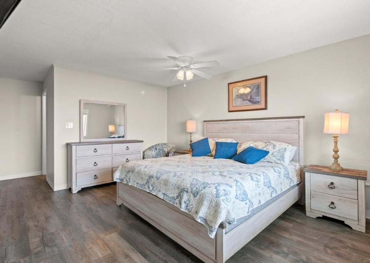 Apartment Blue Mist Unit 301 Is A 3rd Floor Oceanfront In Cherry Grove Nmb