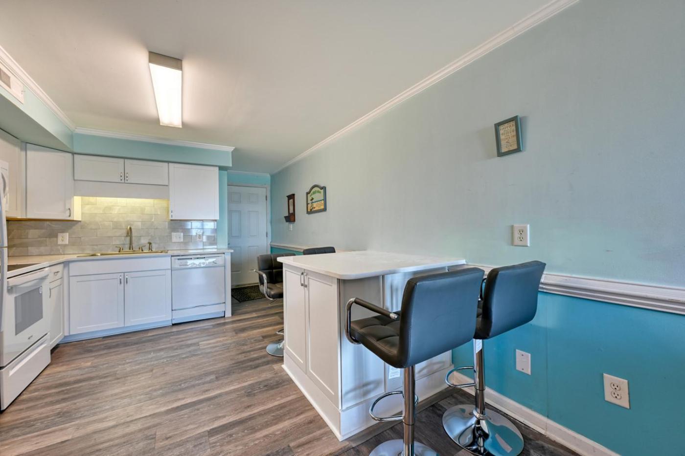 Ocean Front In Cherry Grove At A Summer Place Unit A7