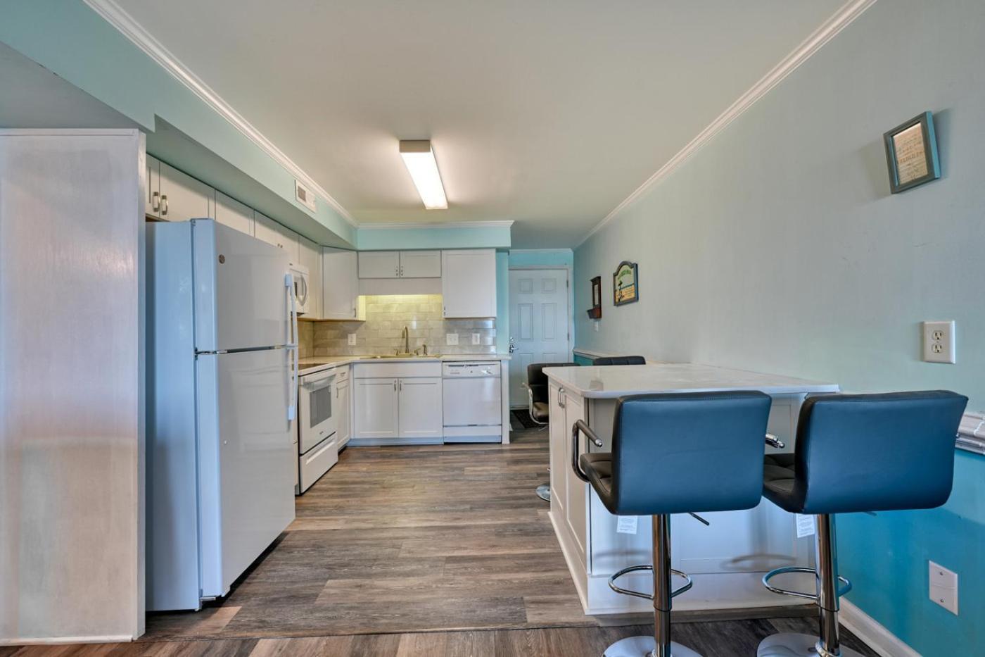 Ocean Front In Cherry Grove At A Summer Place Unit A7 Apartment *