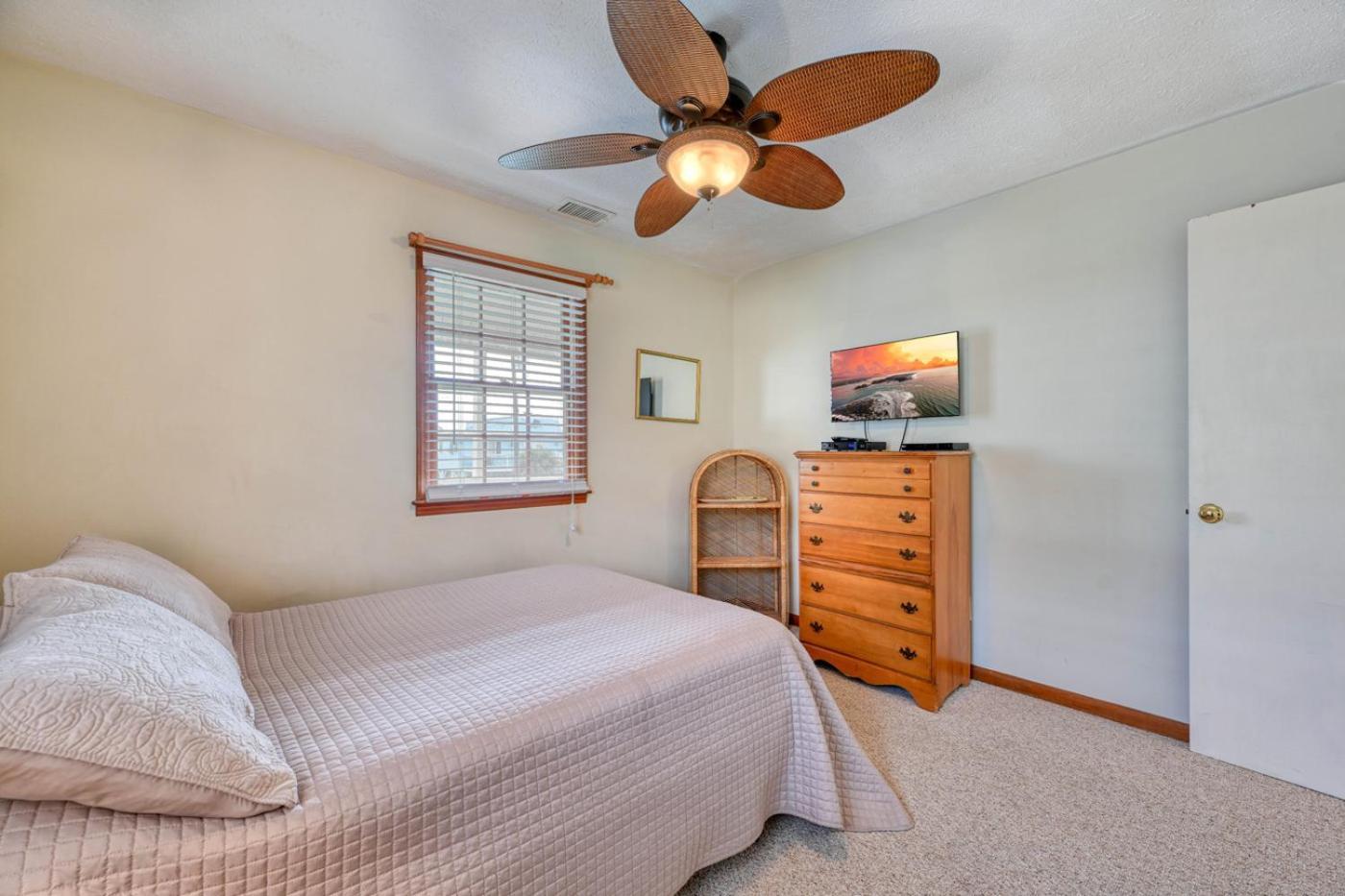 Holiday home Marsh View Getaway Is A 4 Bedroom Channel In Cherry Grove *